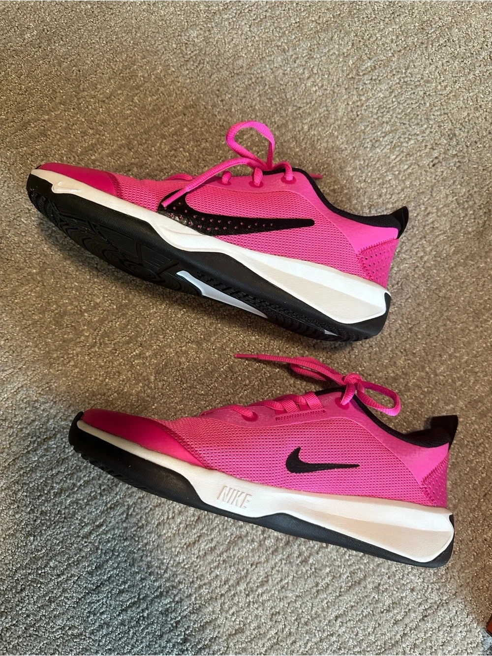 Nike Omni Multi-Point Youth Sneakers (sz 7)